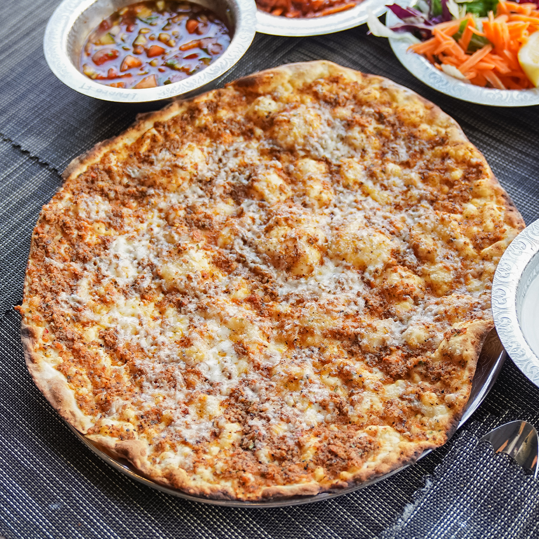 Kaşarlı Lahmacun