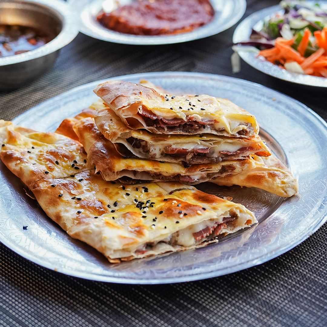 Peynirli Köy Pidesi